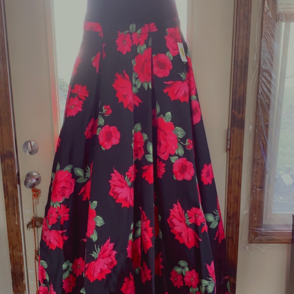 Prom Dress - Picture 2 of 7